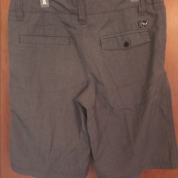 Boys grey dress shorts by Shaun White  size 16 - Picture 2 of 3